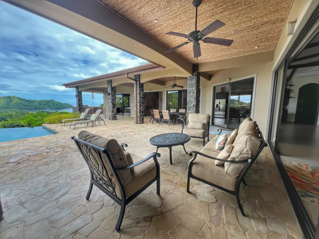 050df9db c830 4dce a77f 872b6d30a164.jpg