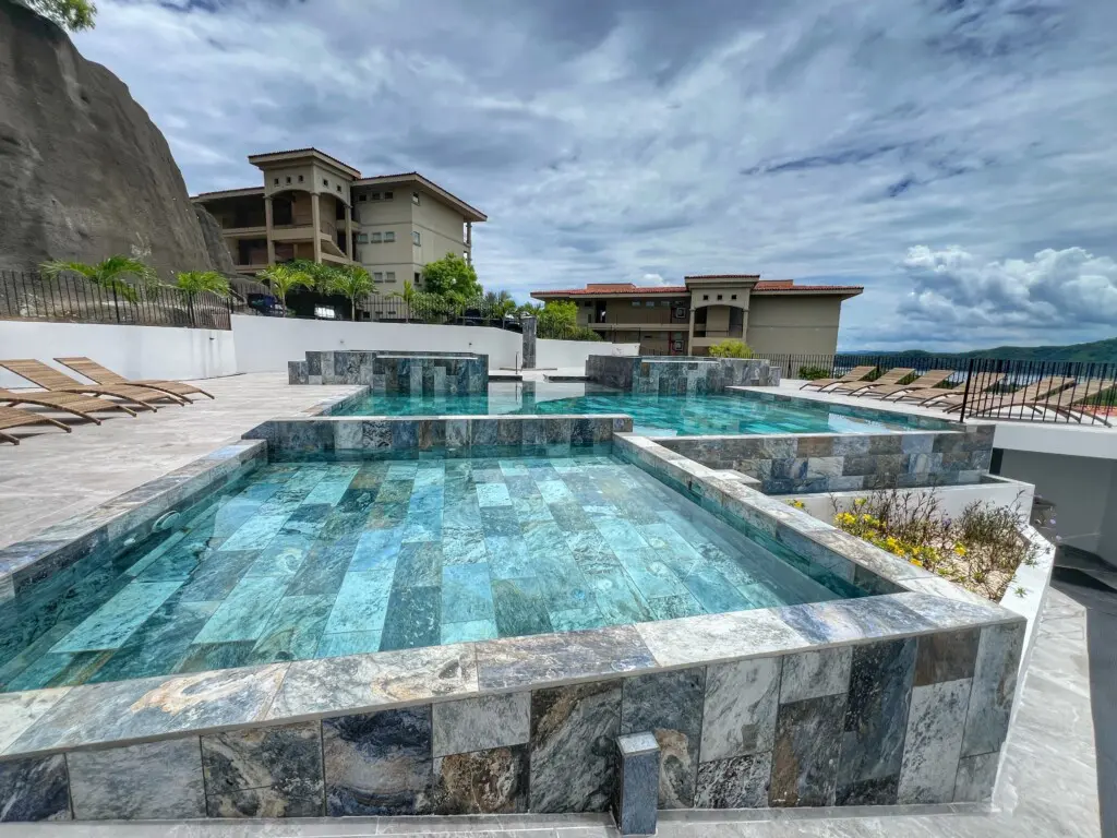 0572c193 161d 492d 8143 41ebd1408886.jpg