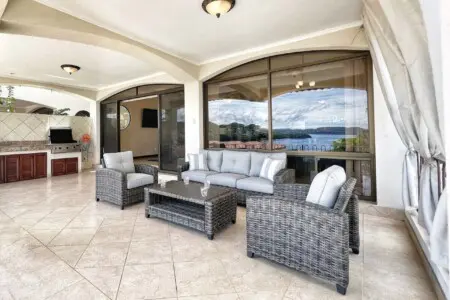 747224e9 97b8 479e 9fb1 7aa3b66b275d.jpg