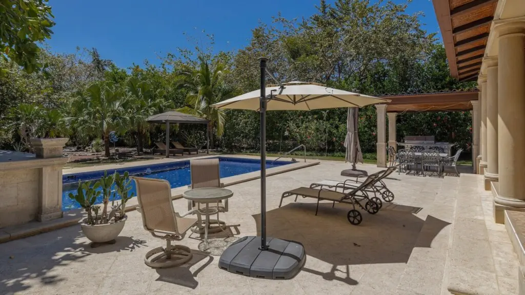 77335399 c188 4f26 bf2c f43a20f02fc8.jpg