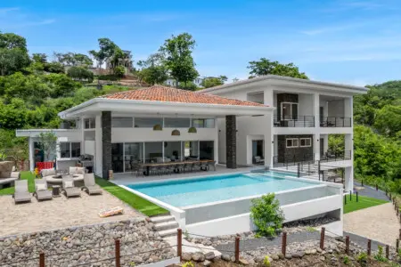 83b222bb f0c7 4e47 a66e c303990c9c59.jpg