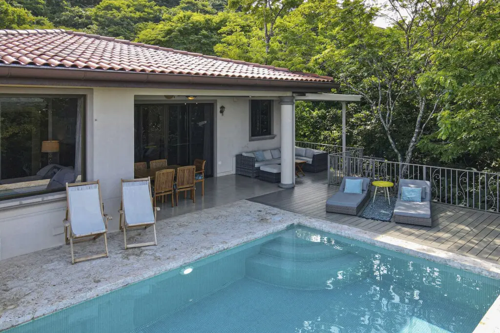 aaef020c de0d 4eaf a4c2 f97627bd6f70.jpg