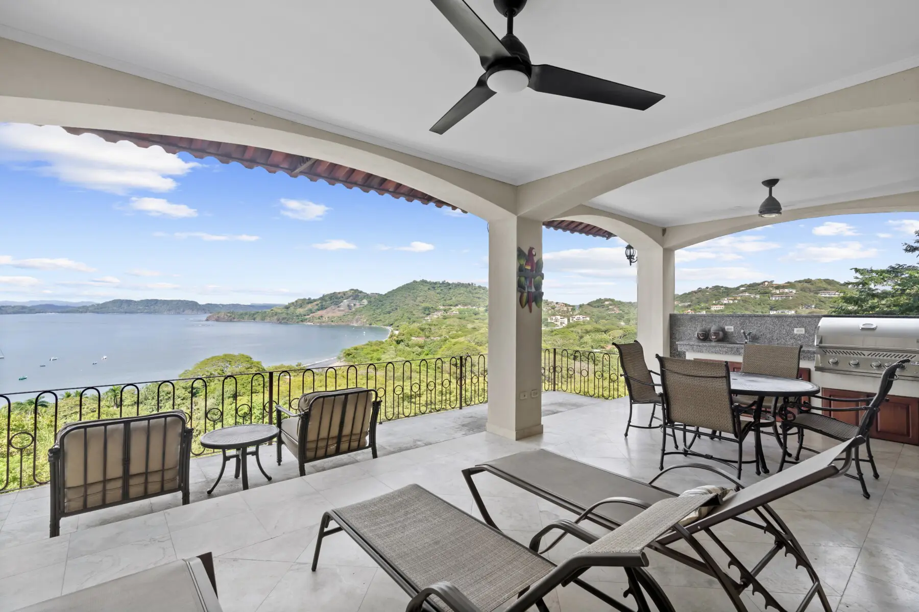 b94913a2 396d 44f6 b823 d8f5e05e161a.jpg