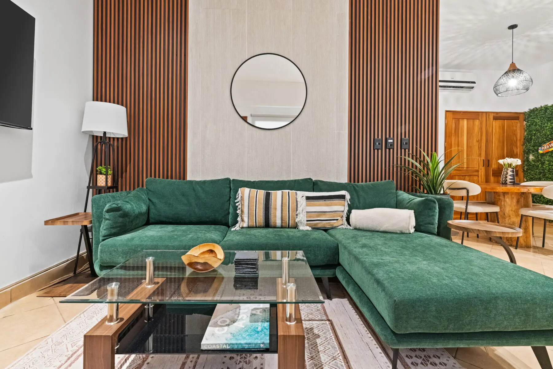 f052f048 87b3 4229 9793 a99f012e5157.jpg