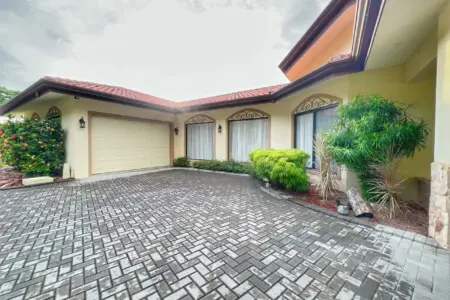 f300264d 50e0 462c 9c30 af8c124efb66.jpg