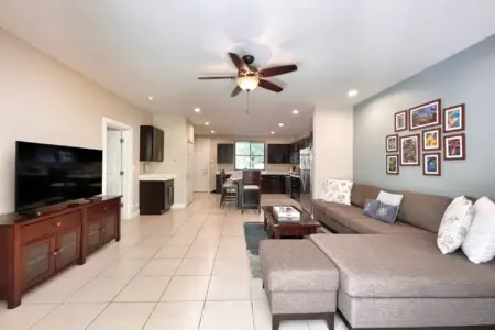 fa038543 90a8 4487 9f80 65a25b1c5d13.jpg