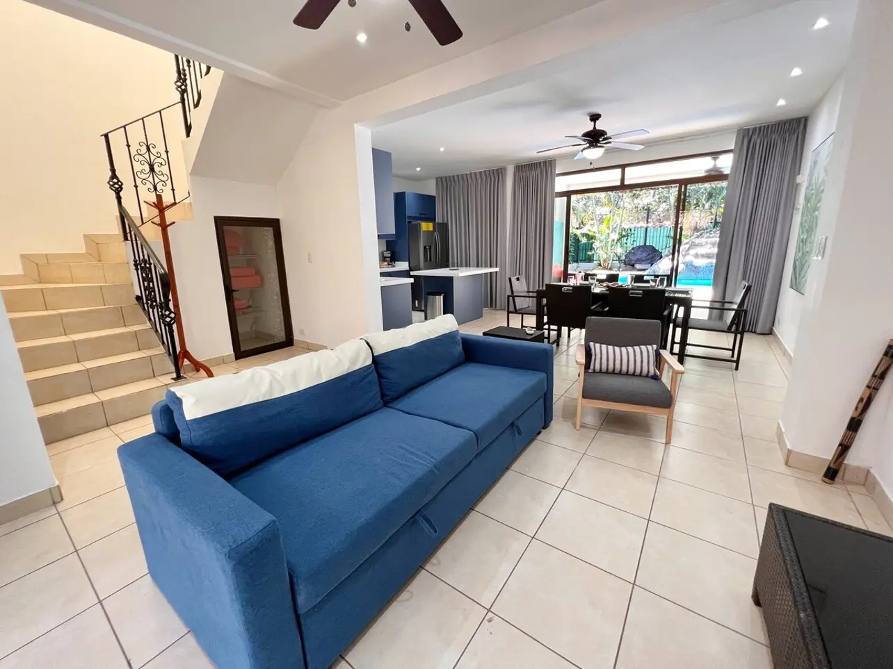 176f328b f1f8 404a a8ff fd76aa53dd61.jpg