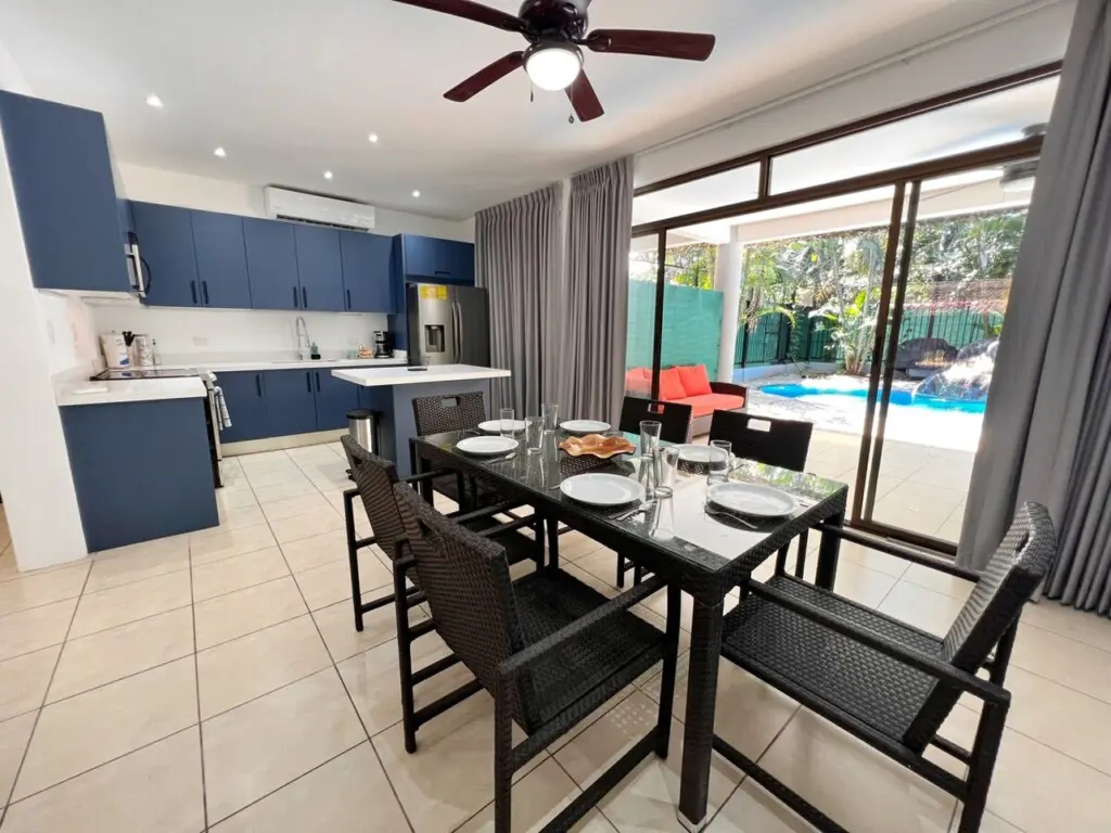 51483398 117e 404e a6c0 a770064fa04a.jpg