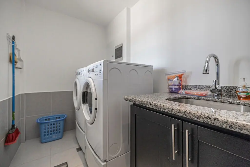 0718e389 0797 44d3 95fe 8f7b2b6be2ce.jpg