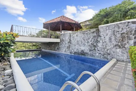 0fc2c70b 7984 4722 95ad 1c4ec7a2fd3c.jpg