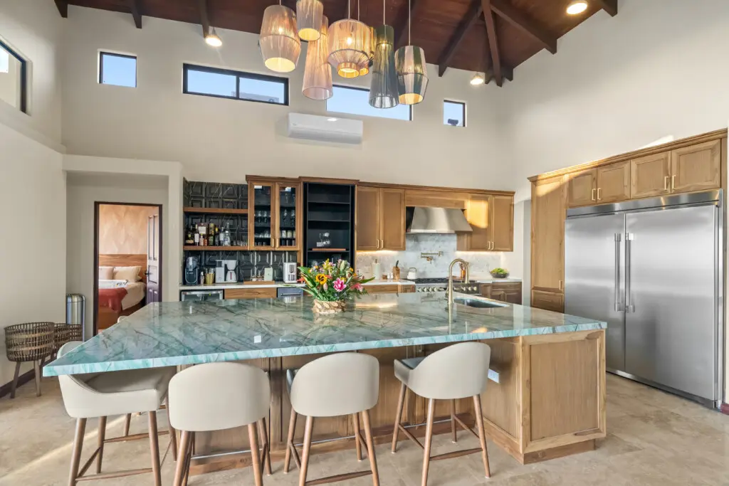 2734546c a0aa 4a79 afe3 f7b79255ef34.jpg