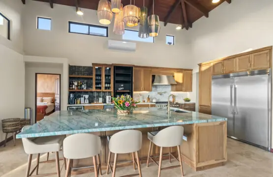 2734546c a0aa 4a79 afe3 f7b79255ef34.jpg