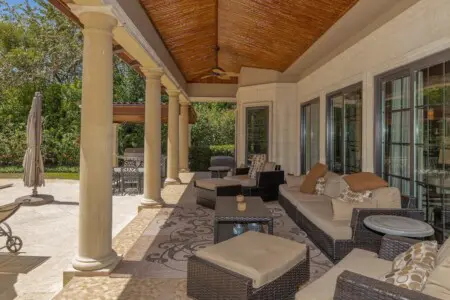 2e3aafec e8ec 4103 9358 9b67547a3356.jpg