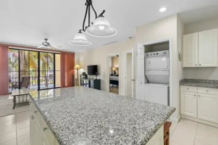 30bc5fe1 78bf 478c 8411 21d5b03febee.jpg