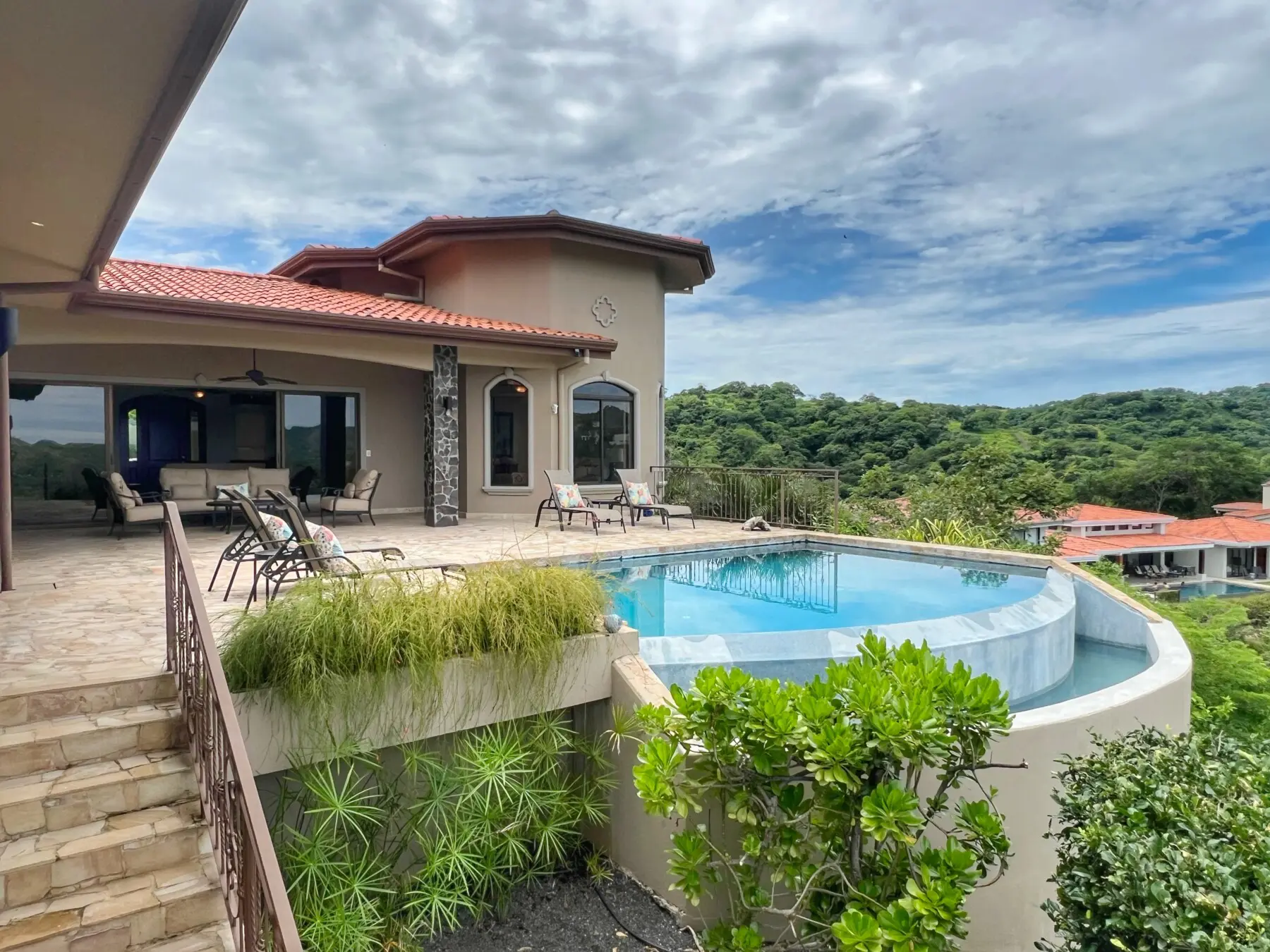 316ad6f0 85be 4cca 831a 77f08376b839.jpg