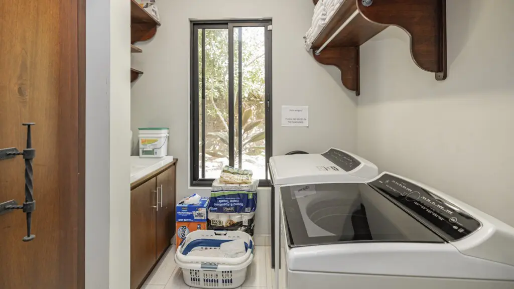 6d54f3ef de29 4931 9d70 aad2aa02c5d9.jpg