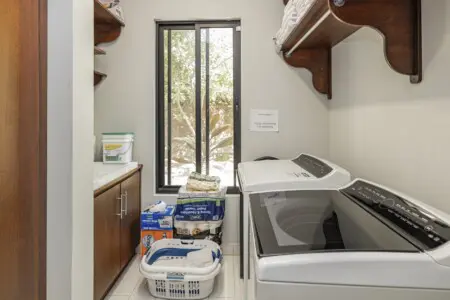 6d54f3ef de29 4931 9d70 aad2aa02c5d9.jpg