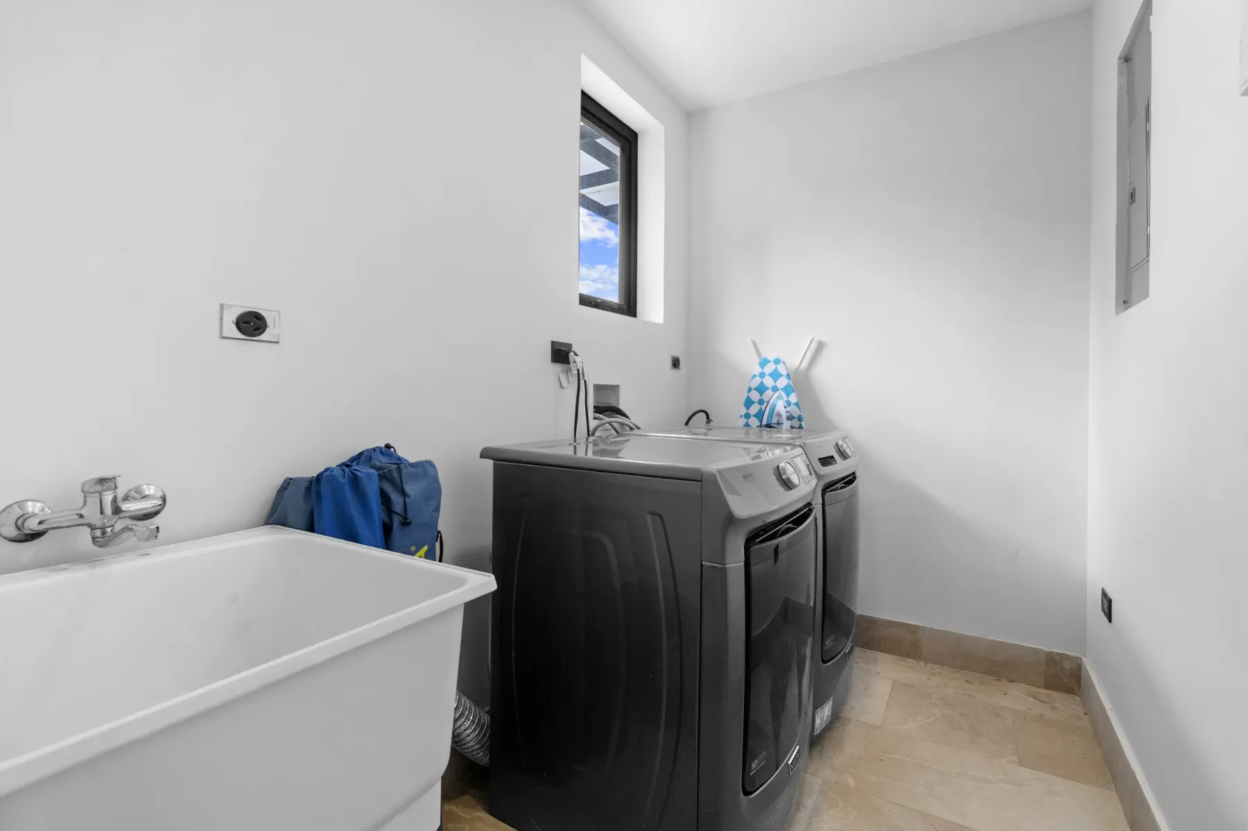 935b1c36 d9f1 46c1 a395 2a00e359bab2.jpg