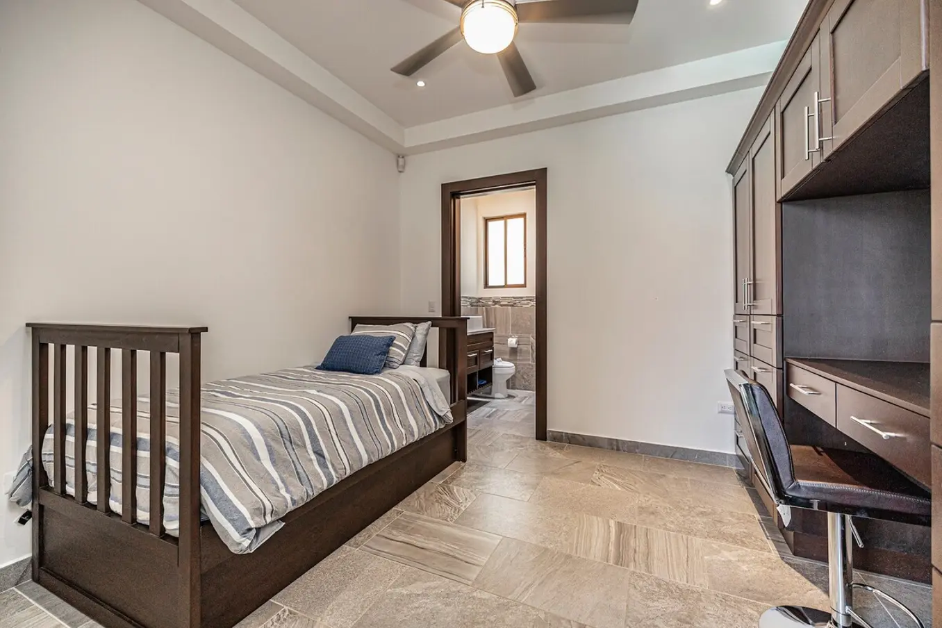 9f23e140 ed22 47ad 8970 b5a85dffaa8f.jpg