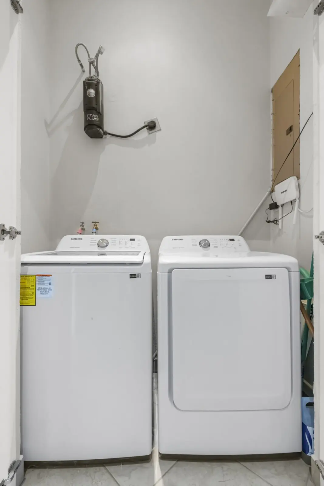 af2136dc 1a2f 4dc3 ab12 f1e75ad3331d.jpg