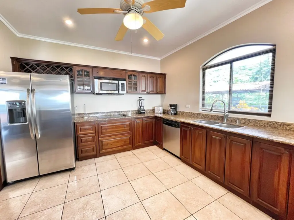 c599d425 f65d 4ba5 abe7 a7ded4a52157.jpg