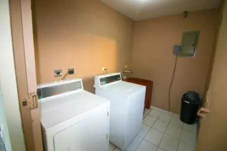 ca9039f2 99d9 495a a9a9 cbfb551bc02b.jpg