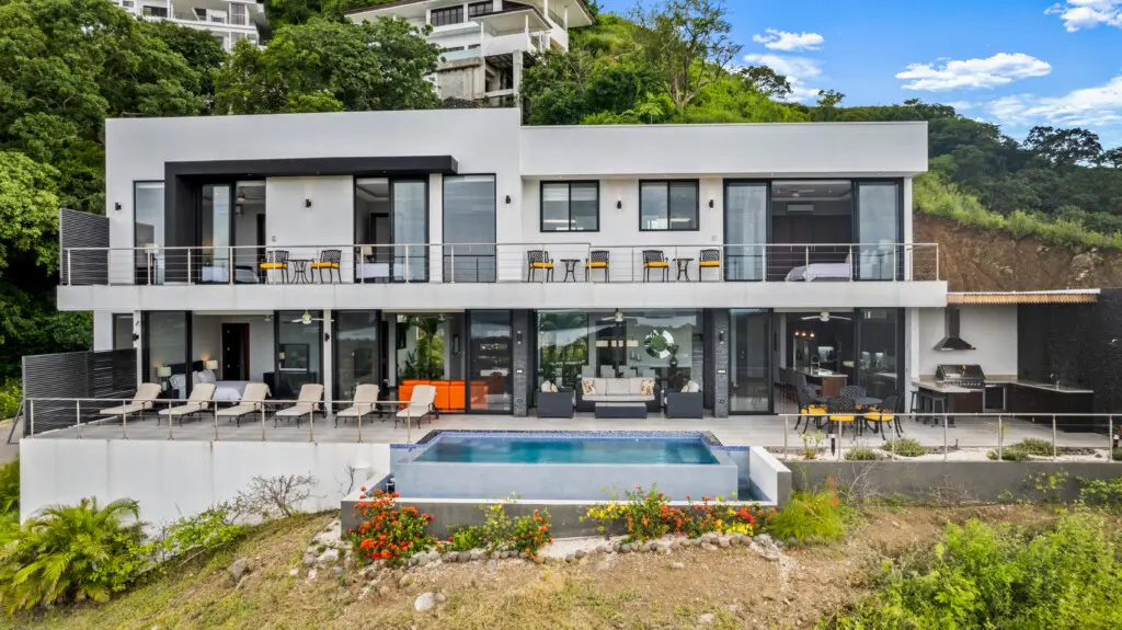 caa065e9 e3f8 423c 9f37 86e99766b8aa.jpg