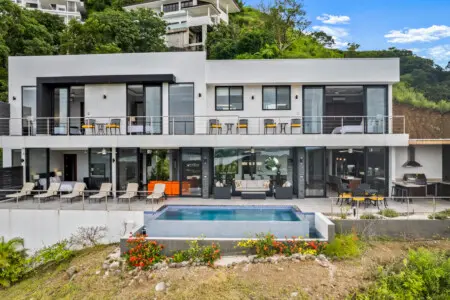 caa065e9 e3f8 423c 9f37 86e99766b8aa.jpg