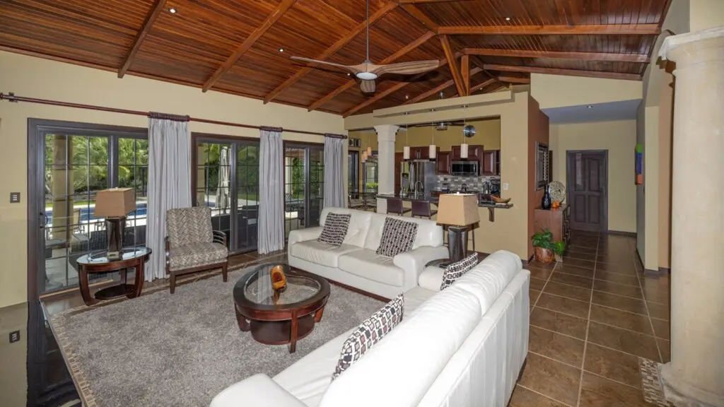 e5628303 0130 4190 9320 8526fbc82623.jpg