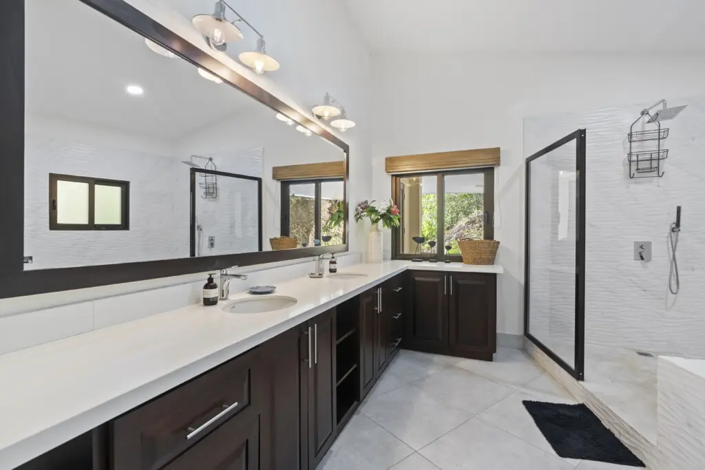 e595c9f7 1202 409e afdd d4cf21759f7c.jpg