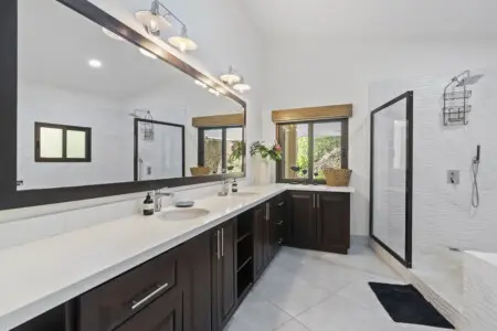 e595c9f7 1202 409e afdd d4cf21759f7c.jpg