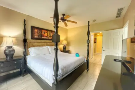 e78f6d8c 5b42 42d9 bf0e e21d08cf7ff8.jpg