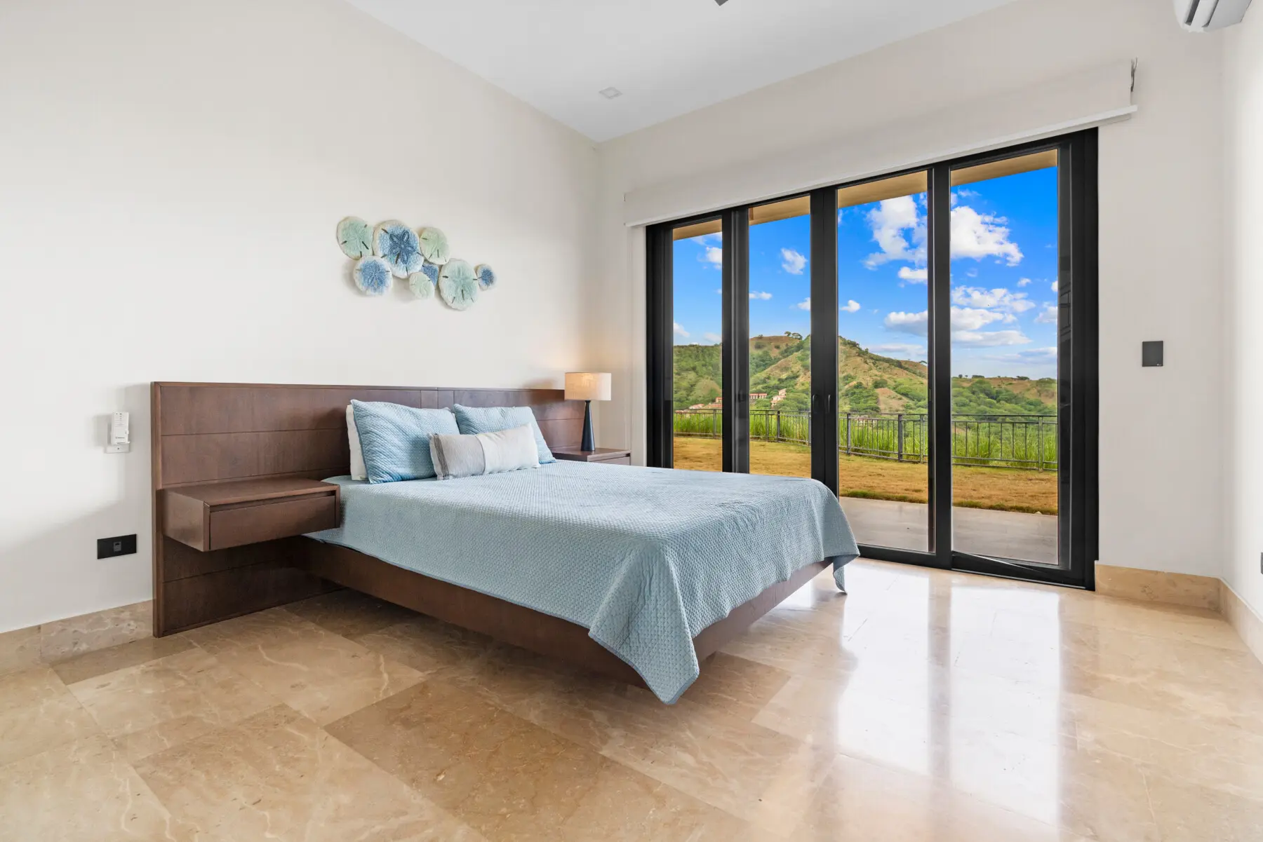 ec8bb61b c0c2 49b4 b954 673e8267be47.jpg