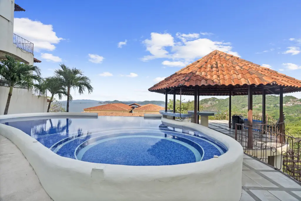 f442110e ec83 43b6 a581 1b53e9fe8866.jpg