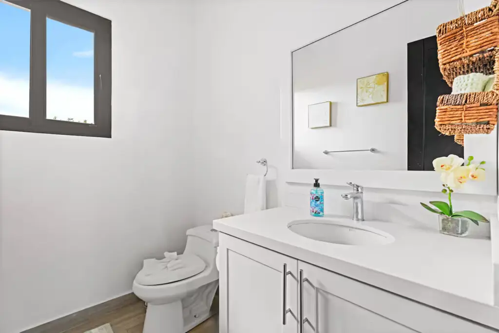 f787d56b b94c 4379 971d b12d18f83e6f.jpg