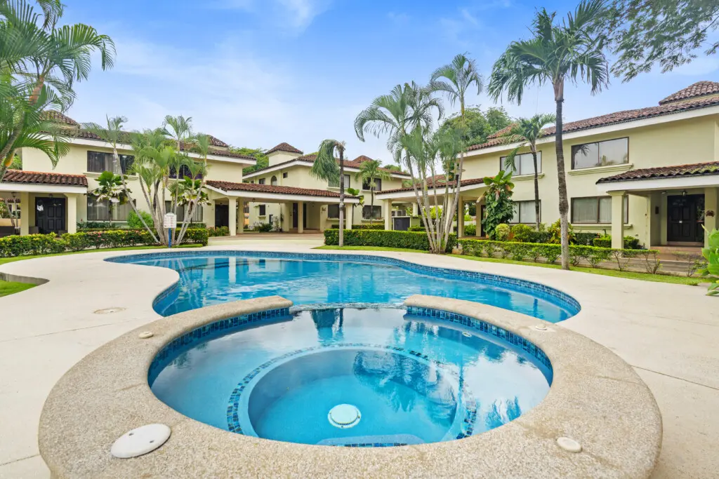 237b1b2e 0124 42fe a416 d6815bea4366.jpg