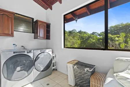 010b88e6 ddbd 4cbe a564 17606d3f3757.jpg