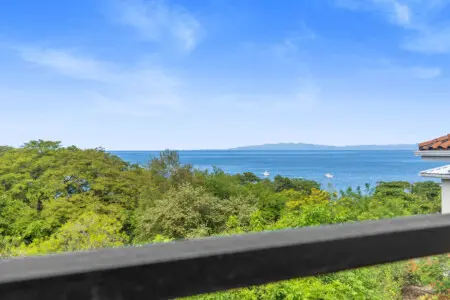 6cf7e683 a07e 4ce5 994d 9b41dde5bb74