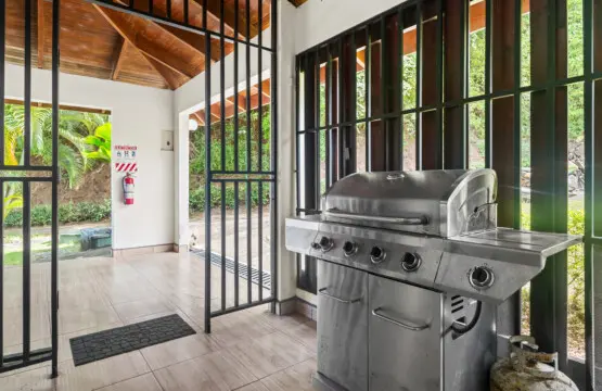 c0a43a5c 1cec 447b 8d9e e33b152722e0