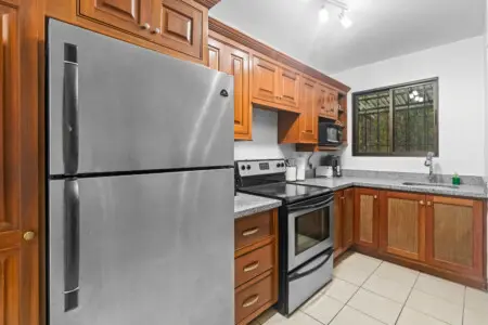 d2e0c926 c33e 4353 b959 e3a5d17c9149