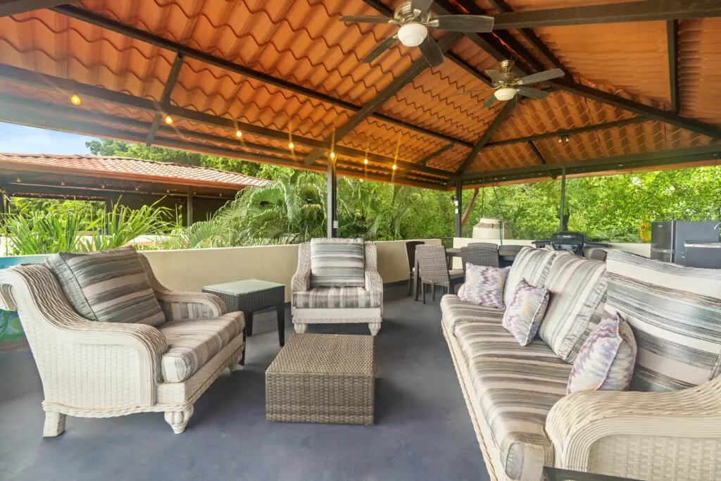 e7fb3608 b1d3 4bf1 8b81 6baec6235b5b