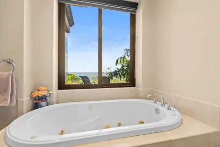 6d9772c4 7d54 4c89 99e2 4f9c6223ac34