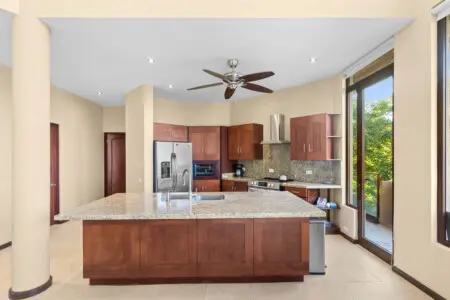 707ce6ff c64b 405c 8330 04264393f9ae