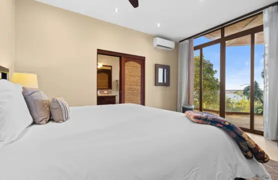 b2989d3e 7592 473c 988a 87e4e4432a37