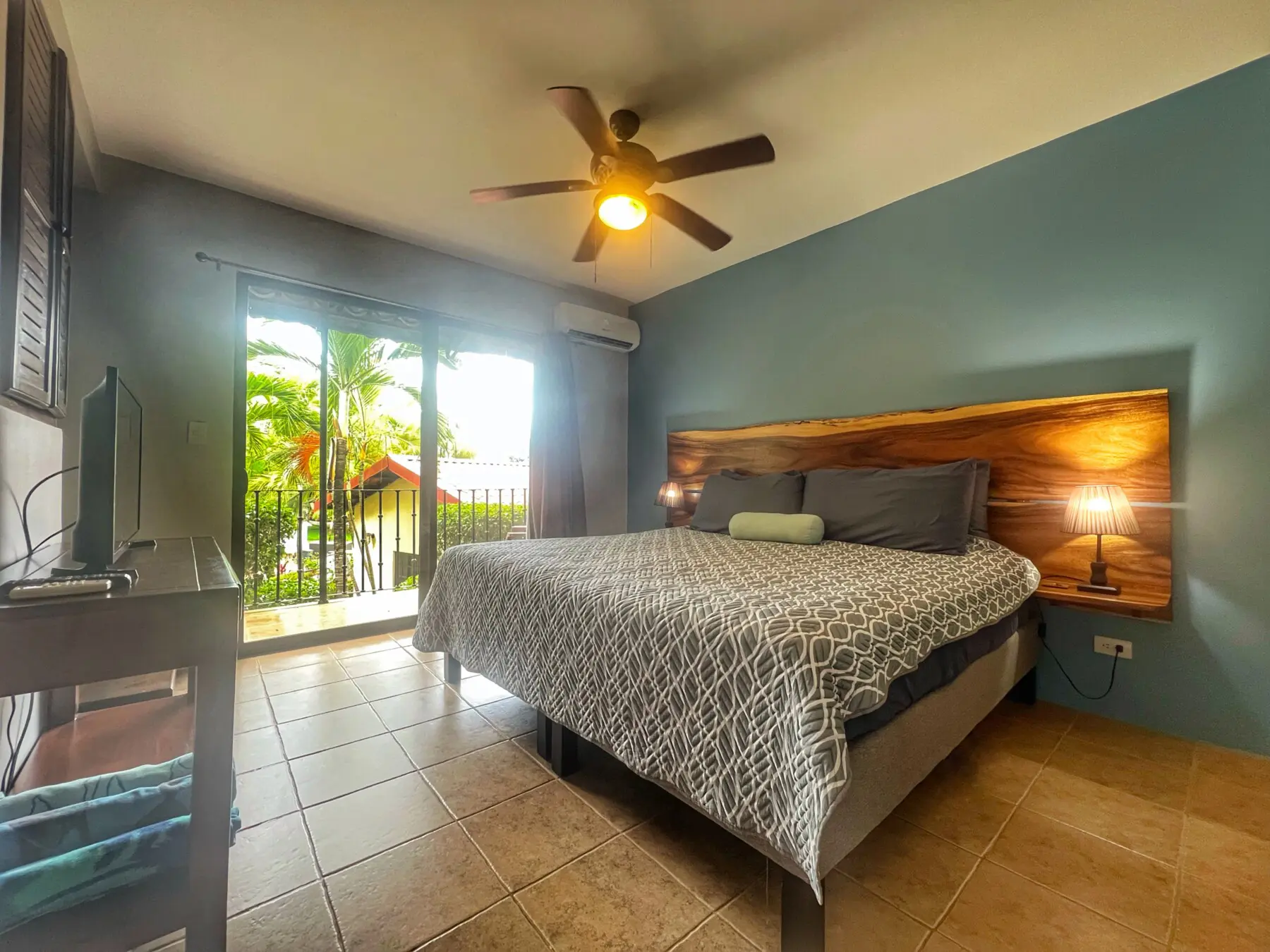 40f5bbb6 e8c3 4ced a0f0 5cbe99449310