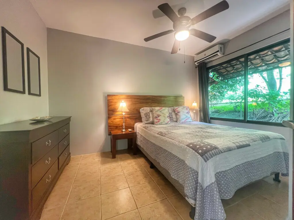 64a5a033 fe5d 4d70 8da9 f2becec23fa8