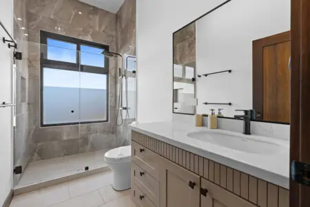 70f735af 39c1 4d63 8d44 08f535080995