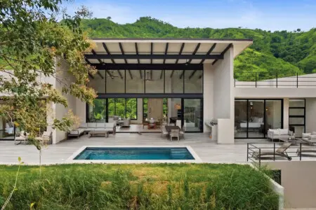 94ca6db8 36d1 4e4e 817d d534a6ee5910