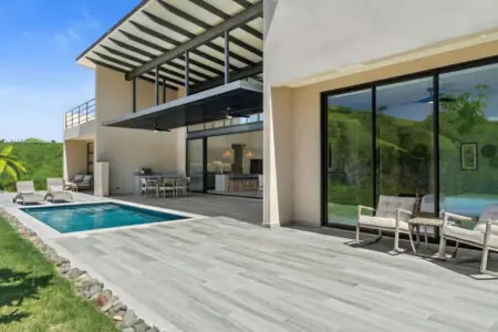 f9da42d4 62f5 4e3c 80e7 8aea4077023e