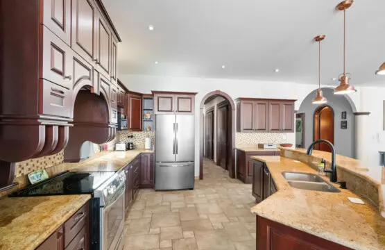 02409cee 16c8 4ad6 a9c7 c1407fe89496